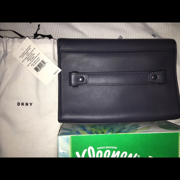 DKNY clutch - Picture 2 of 4